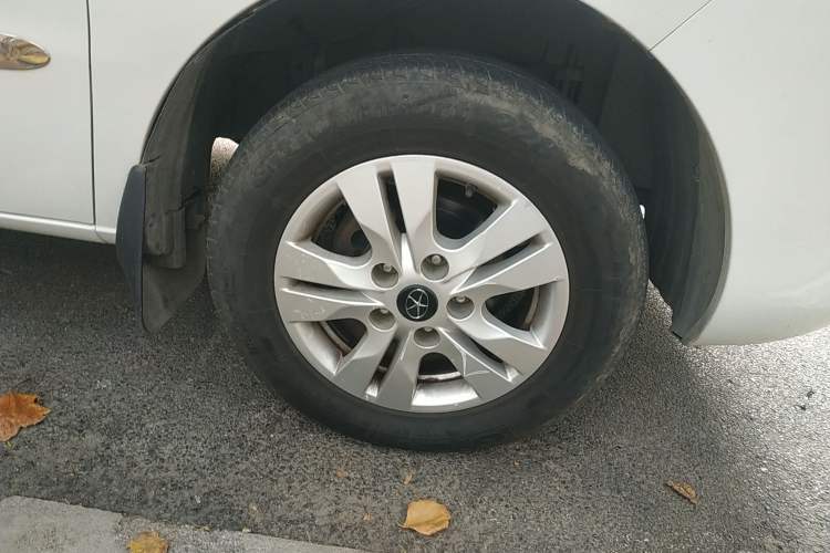 Used JAC M3 2015 Maker Edition 1.6L Luxury Smart Version Right Front Wheel Hub