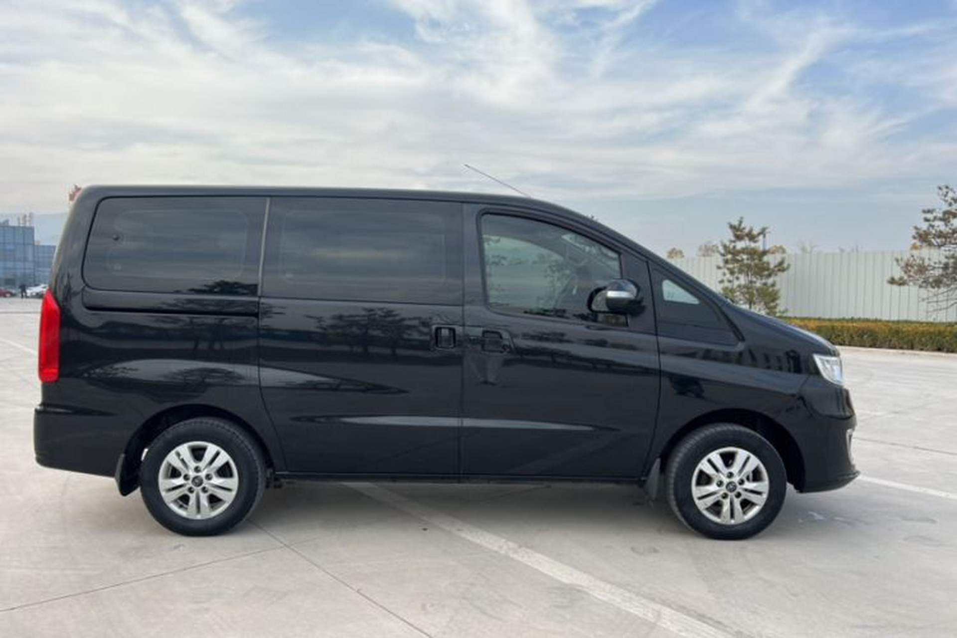Used JAC M3 2016 IKEA Edition 1.6L Luxury Smart Model Exterior 3