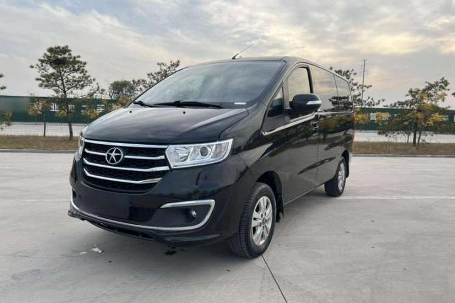Used JAC M3 2016 IKEA Edition 1.6L Luxury Smart Model Front Left 45 Deg