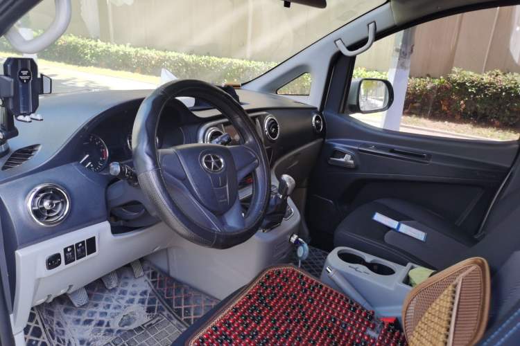 Used JAC M3 2016 IKEA Edition 1.6L Luxury Smart Model Center Console