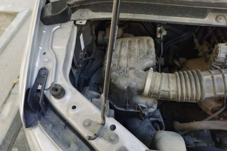 Used JAC M3 2016 IKEA Edition 1.6L Luxury Smart Model Engine Bay Right