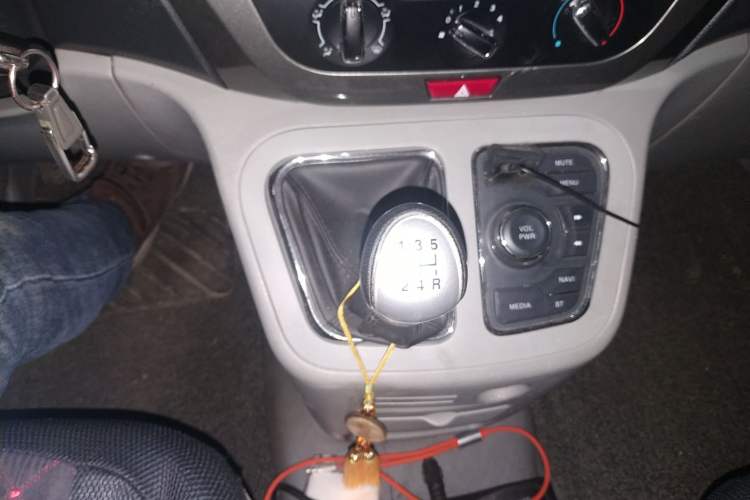 Used JAC M3 2016 IKEA Edition 1.6L Luxury Smart Model Gear Lever