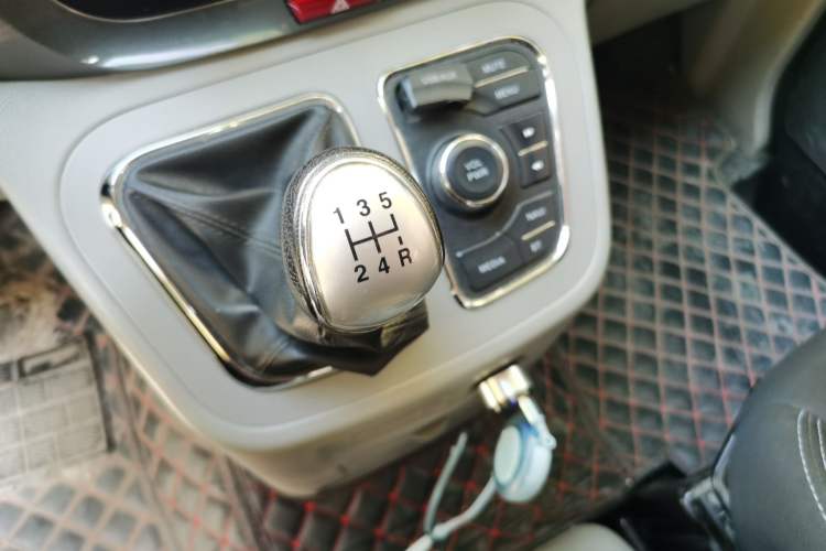 Used JAC M3 2016 IKEA Edition 1.6L Luxury Smart Model Gear Lever