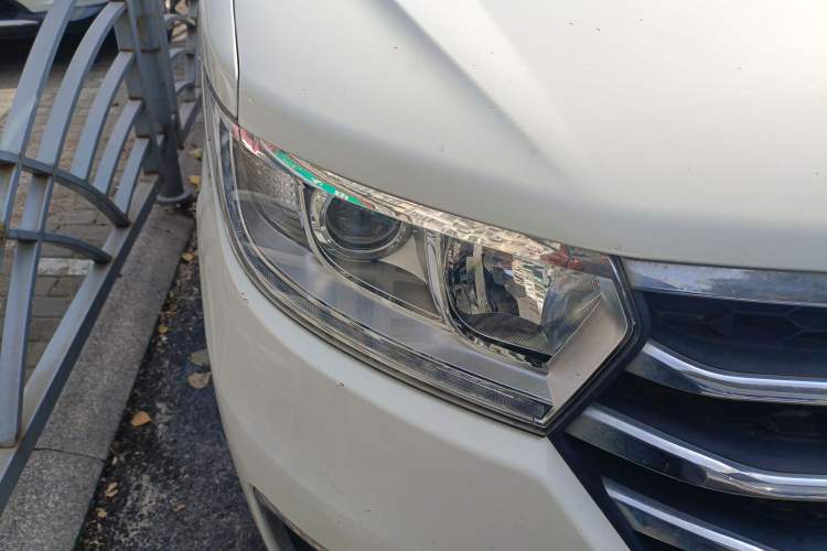 Used JAC M3 2016 IKEA Edition 1.6L Luxury Smart Model Right Front Headlight