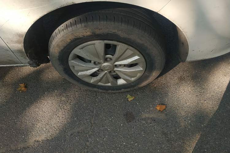Used JAC M3 2016 IKEA Edition 1.6L Luxury Model Right Front Wheel Hub