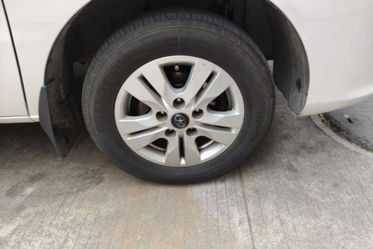 Used JAC M3 2016 IKEA Edition 1.6L Luxury Smart Model Right Front Wheel Hub