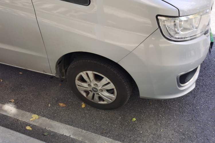 Used JAC M3 2016 IKEA Edition 1.6L Luxury Smart Model Right Front Wheel Hub