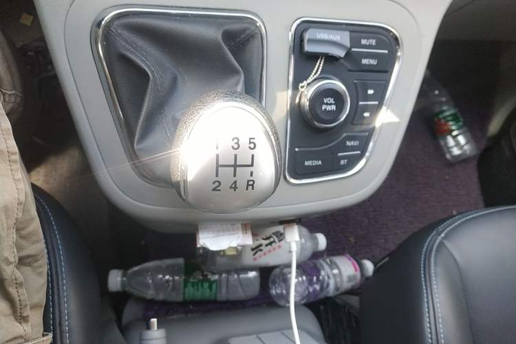Used JAC M3 2018 IKEA Edition 1.6L Luxury Smart Model Gear Lever