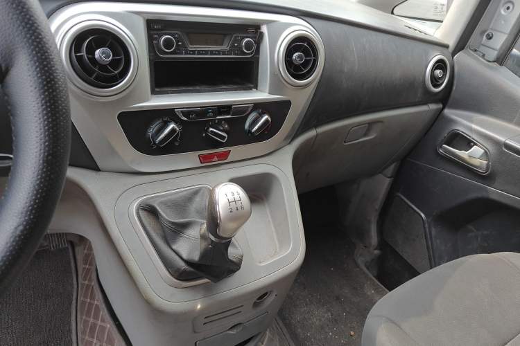 Used JAC M3 2018 1.6L Express Edition 7-Seater Audio And AC Panel