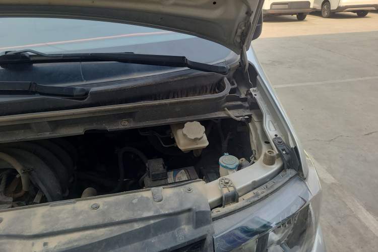 Used JAC M3 2018 1.6L Express Edition 7-Seater Engine Bay Left