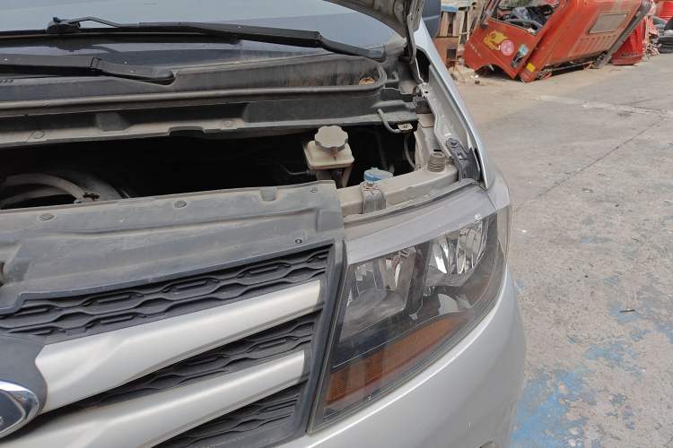 Used JAC M3 2018 1.6L Express Edition 7-Seater Engine Bay Left