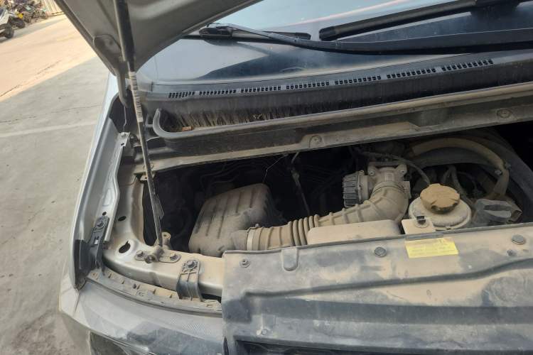 Used JAC M3 2018 1.6L Express Edition 7-Seater Engine Bay Right
