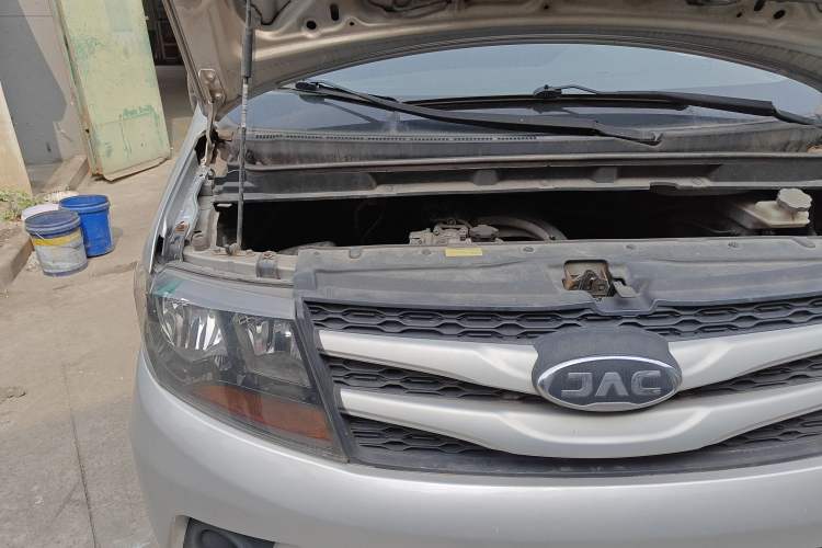 Used JAC M3 2018 1.6L Express Edition 7-Seater Engine Bay Right
