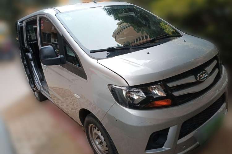 Used JAC M3 2018 1.6L Express Edition 5-seater Front Right 45 Deg
