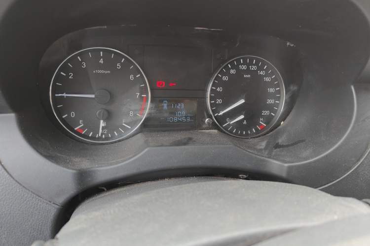 Used JAC M3 2018 1.6L Express Edition 7-Seater Odometer Close Up