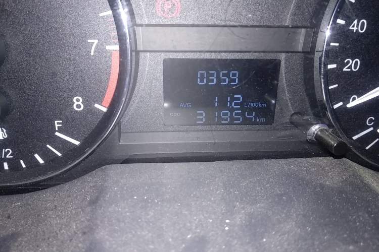 Used JAC M3 2018 1.6L Express Edition 7-Seater Odometer Close Up