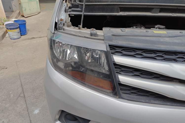 Used JAC M3 2018 1.6L Express Edition 7-Seater Right Front Headlight