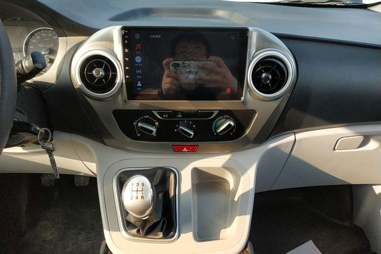 Used JAC M3 2019 PLUS Maker Edition 1.8L Luxury Model Audio And AC Panel