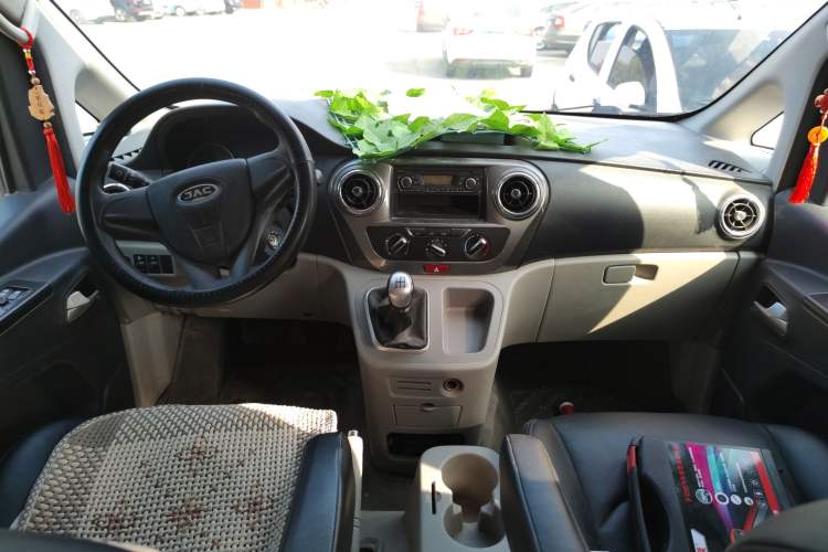 Used JAC M3 2019 Creator Edition 1.8L Luxury Smart Version Center Console