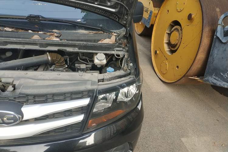 Used JAC M3 2019 PLUS Maker Edition 1.8L Luxury Model Engine Bay Left