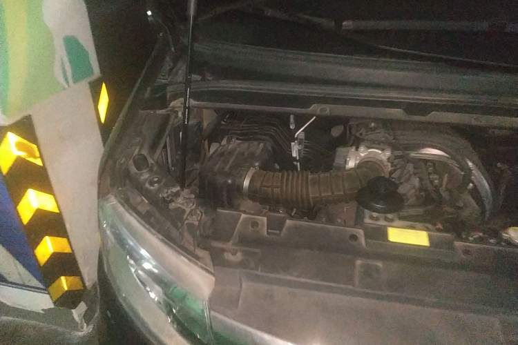 Used JAC M3 2019 IKEA Edition 1.6L Luxury Smart Model Engine Bay Right