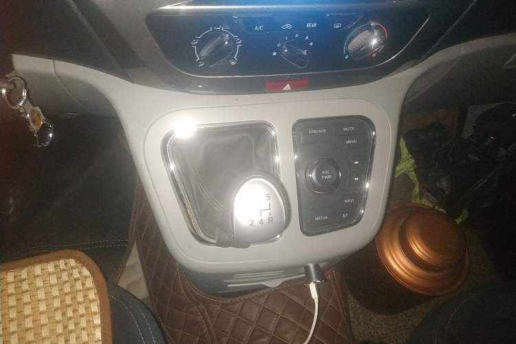Used JAC M3 2019 IKEA Edition 1.6L Luxury Smart Model Gear Lever