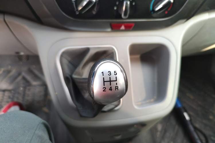Used JAC M3 2019 Creator Edition 1.8L Luxury Smart Version Gear Lever