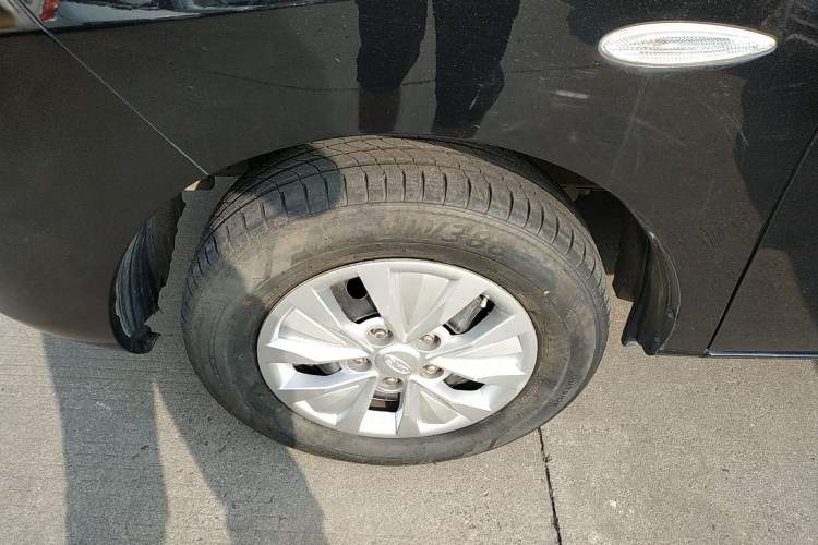 Used JAC M3 2019 PLUS Maker Edition 1.8L Luxury Model Left Front Wheel Hub