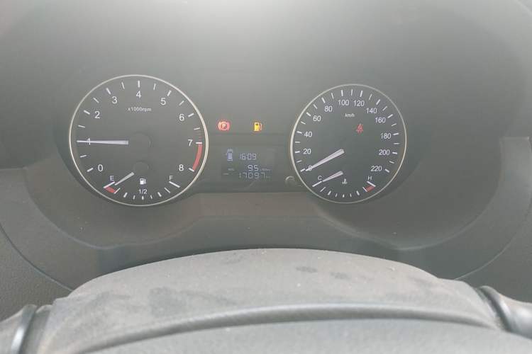 Used JAC M3 2019 PLUS Maker Edition 1.8L Luxury Model Odometer Close Up