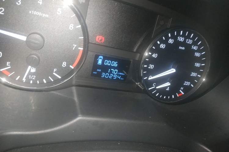 Used JAC M3 2019 IKEA Edition 1.6L Luxury Smart Model Odometer Close Up