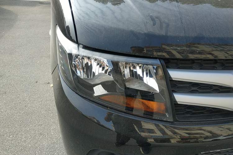 Used JAC M3 2019 Creator Edition 1.8L Luxury Model Right Front Headlight