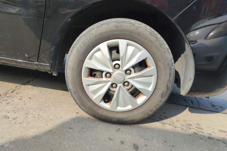 Used JAC M3 2019 Creator Edition 1.8L Luxury Smart Version Right Front Wheel Hub