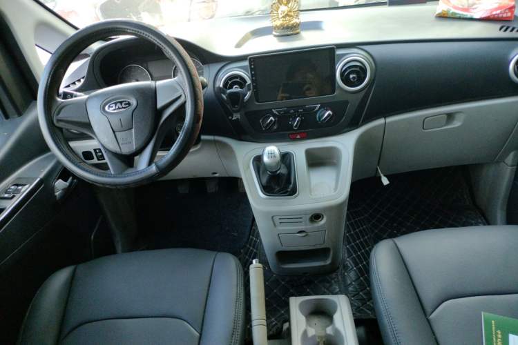 Used JAC M3 2019 PLUS Maker Edition 1.8L Luxury Model Center Console
