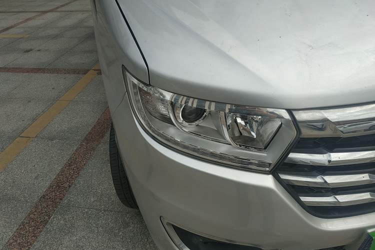 Used JAC M3 2019 PLUS IKEA Edition 1.8L Luxury 9-Seater Right Front Headlight