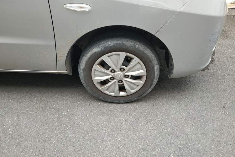 Used JAC M3 2019 Creator Edition 1.6L Luxury Version Right Front Wheel Hub