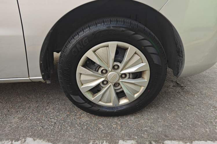 Used JAC M3 2019 Creator Edition 1.8L Luxury Model Right Front Wheel Hub