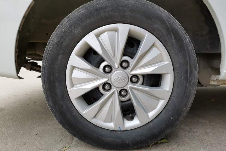 Used JAC M3 2019 Creator Edition 1.8L Luxury Model Right Rear Wheel Hub