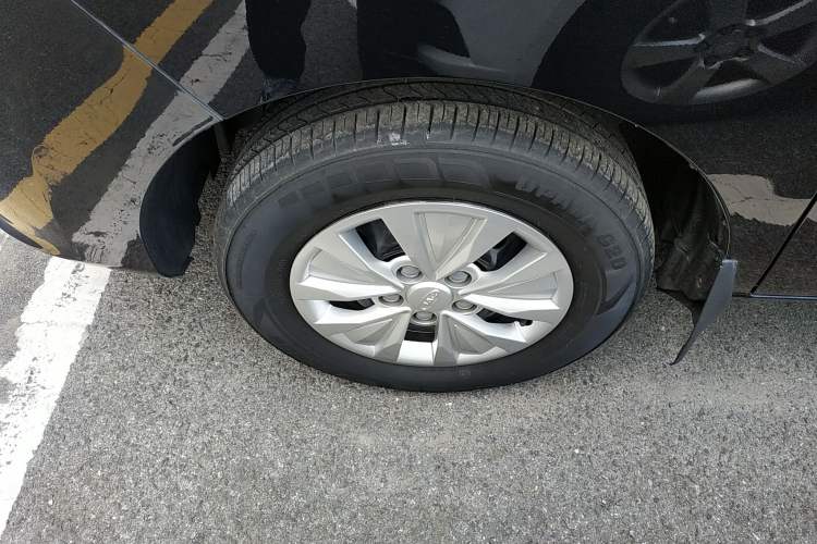 Used JAC M3 2022 PLUS 1.5T 7-Seater Standard Model Left Front Wheel Hub