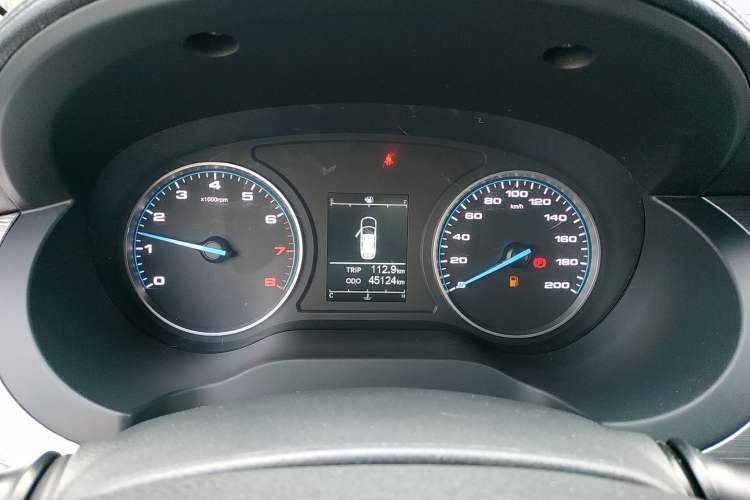 Used JAC M3 2022 PLUS 1.5T 7-Seater Standard Model Odometer Close Up