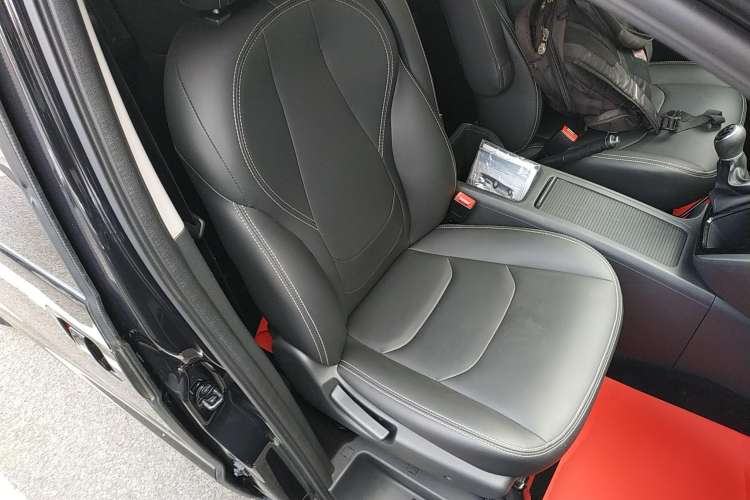 Used JAC M3 2022 PLUS 1.5T 7-Seater Standard Model Right Front Seat