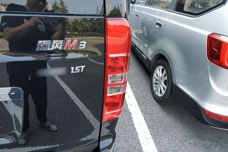 Used JAC M3 2022 PLUS 1.5T 7-Seater Standard Model Right Rear Taillight