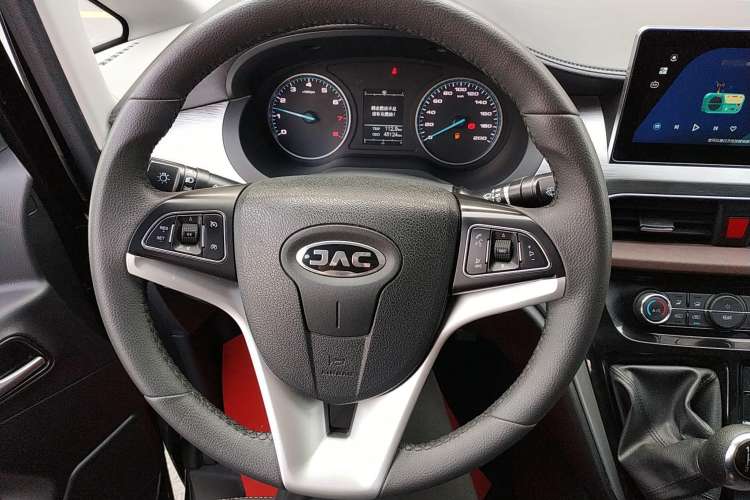 Used JAC M3 2022 PLUS 1.5T 7-Seater Standard Model Steering Wheel