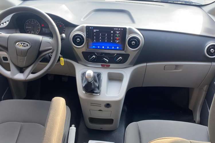 Used JAC M3 2023 PLUS 1.5T 5/7-seat Classic Edition Center Console