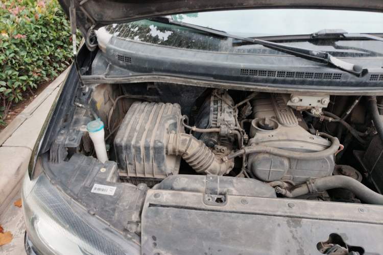 Used JAC M4 2016 2.0L Manual Luxury Version Engine Bay Right