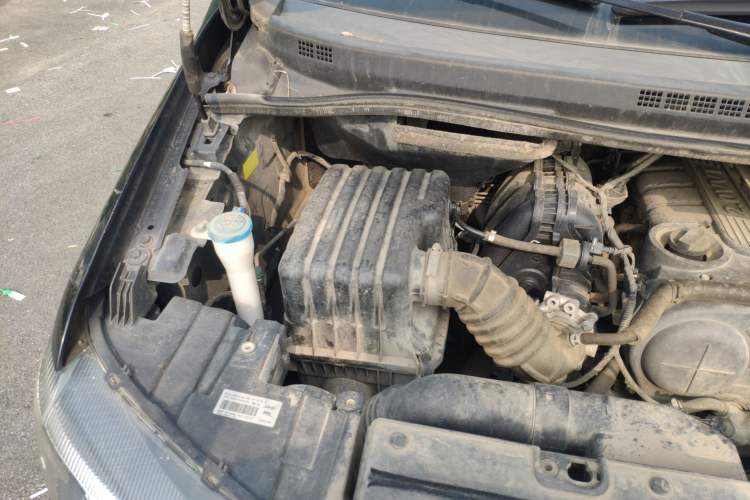 Used JAC M4 2016 2.0L Manual Luxury Smart Version Engine Bay Right