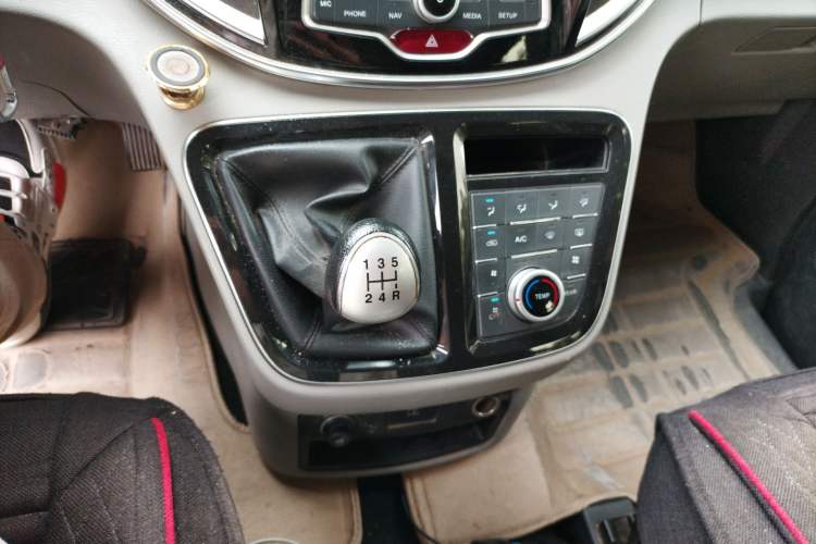 Used JAC M4 2016 2.0L Manual Luxury Version Gear Lever