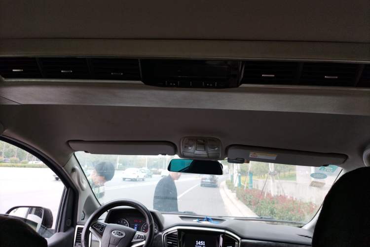 Used JAC M4 2016 2.0L Manual Luxury Version Headliner