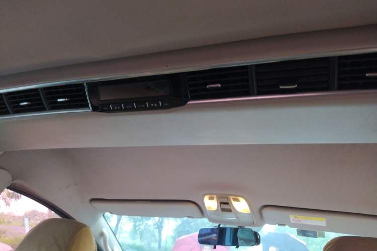 Used JAC M4 2016 2.0L Manual Luxury Smart Version Headliner