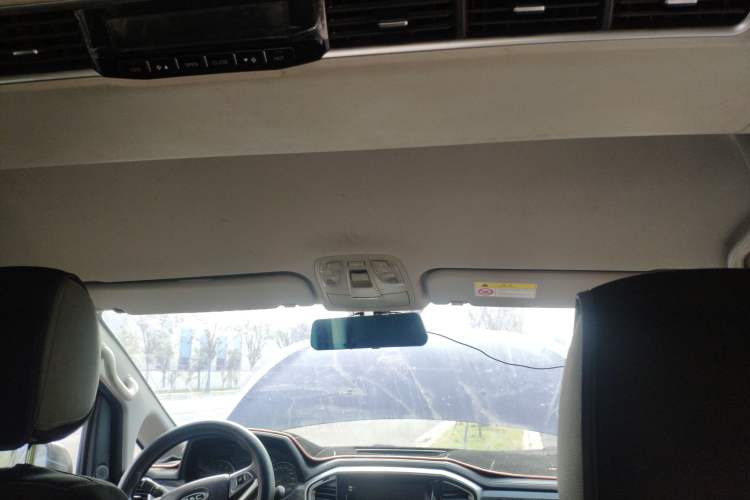 Used JAC M4 2016 2.0L Manual Luxury Smart Version Headliner