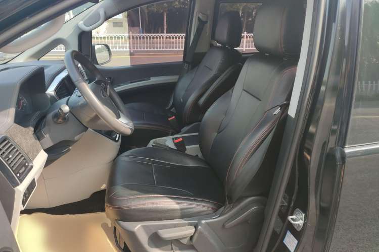 Used JAC M4 2016 2.0L Manual Luxury Version Interior 1